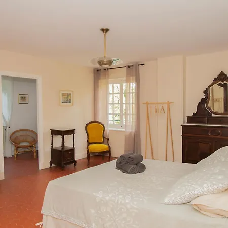 Semesterbostad « villa L'enclos » *
