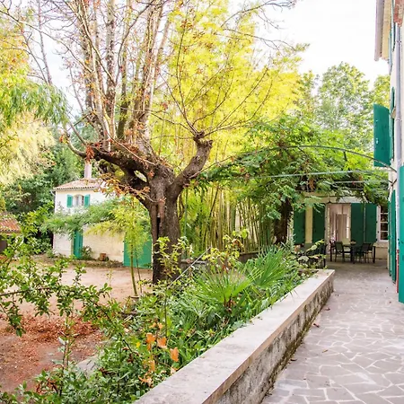 « villa L'enclos » Semesterbostad