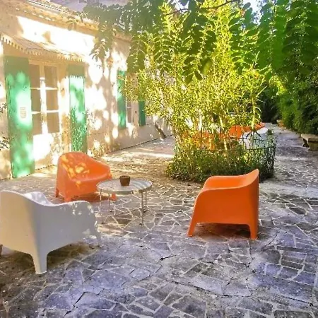 « villa L'enclos » Semesterbostad