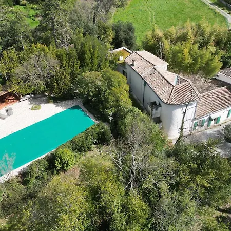 « villa L'enclos » *